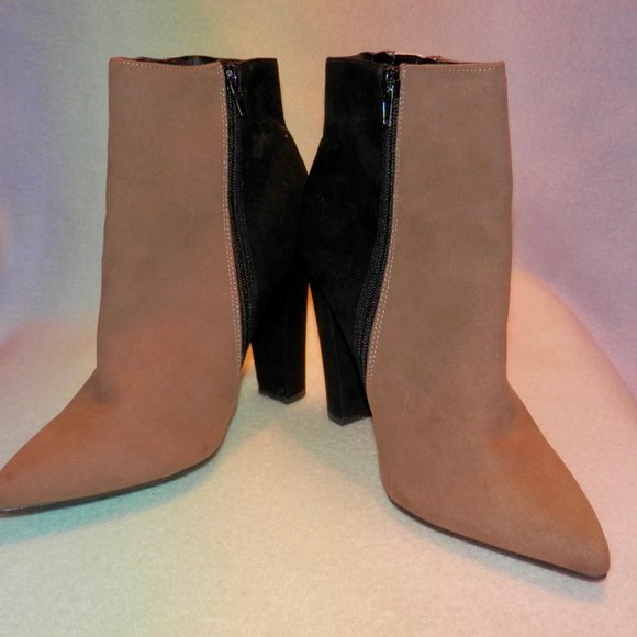 JUST FAB BLACK AND TAN STRIPED BOOT * 4.5 IN HEEL * FAUX SUEDE * ZIP SIDES * 9.5 - Picture 2 of 6